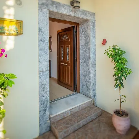 Ilioni Apartment *